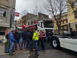autotrasportatori in piazza