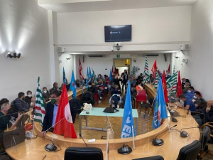 sindacati occupano consiglio