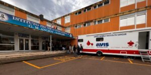 donazione studenti Ist tecnico Angioy