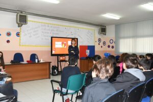 La dottoressa Sanna con i bambini
