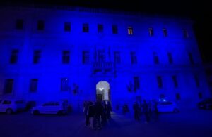 Palazzo Ducale illuminato di blu