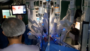 Un intervento chirurgico con il robot multiport
