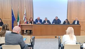 Un momento della conferenza, da sinistra Fundoni, Altana, Soletta, Sensi, Negri, La Spina