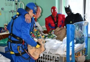 Vigili del Fuoco in Pediatria Pasqua_5