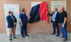 Inaugurazione centro IA_scoprimento targa