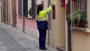 Una portalettere al recapito